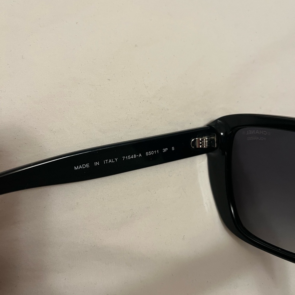 CHANEL Black Sunglasses with Multicolor Logo - Picture 7 of 8